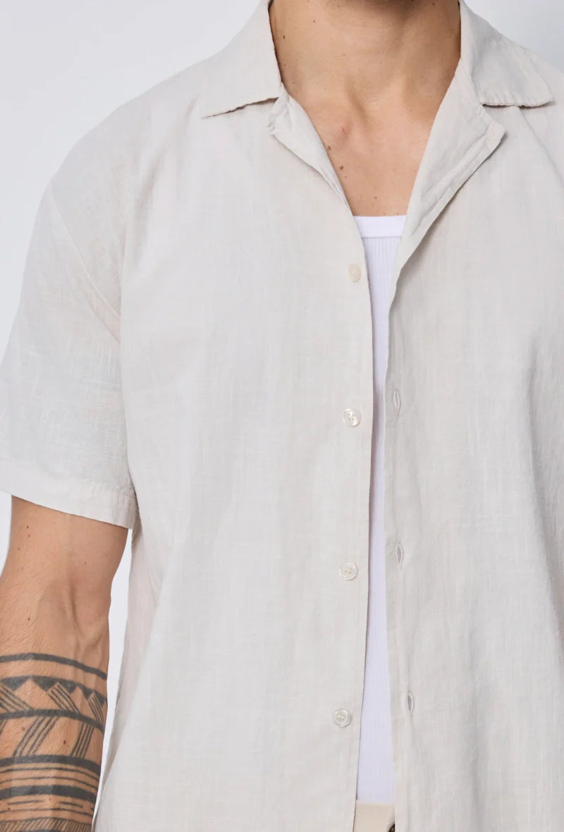 Effen overhemd met korte mouwen en een relaxte pasvorm