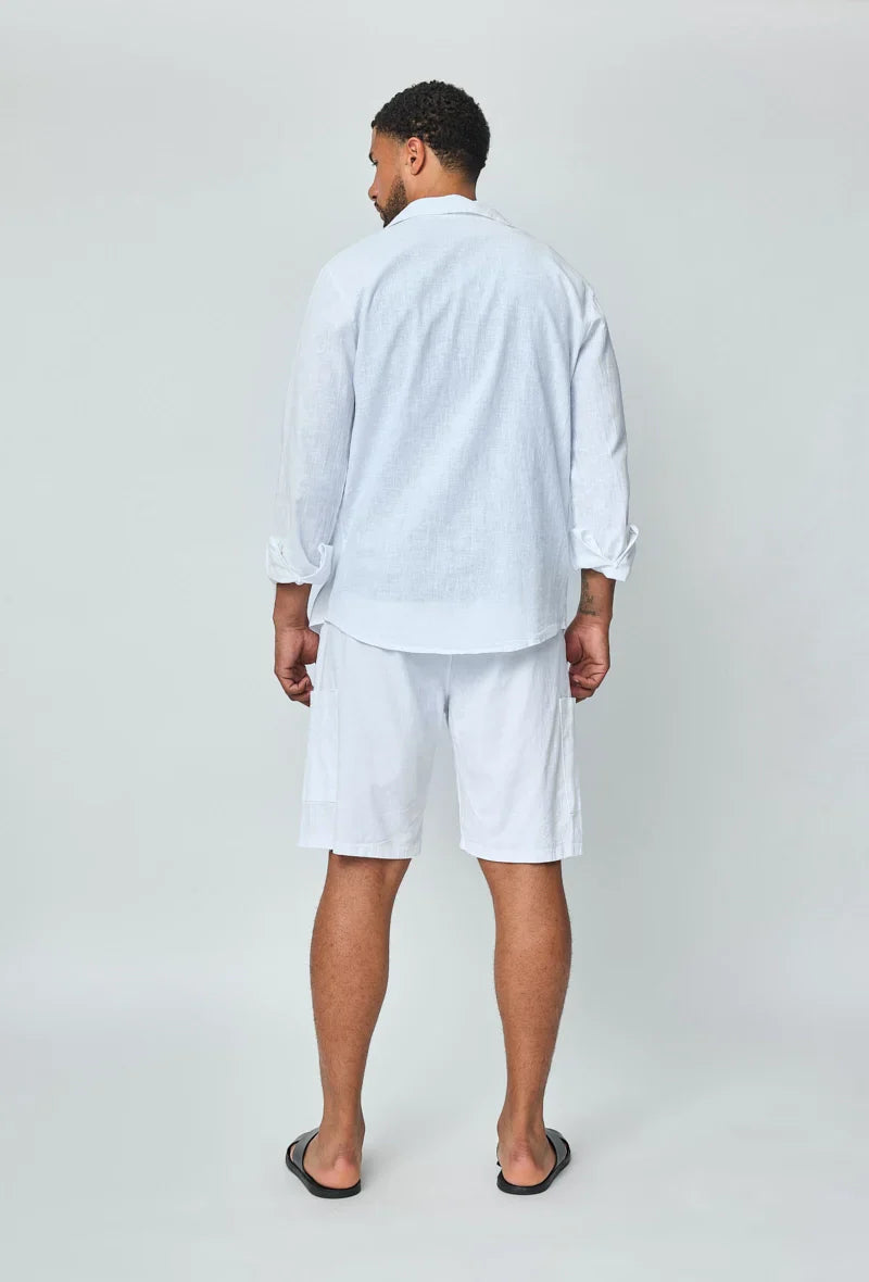 Lichte short met linneneffect