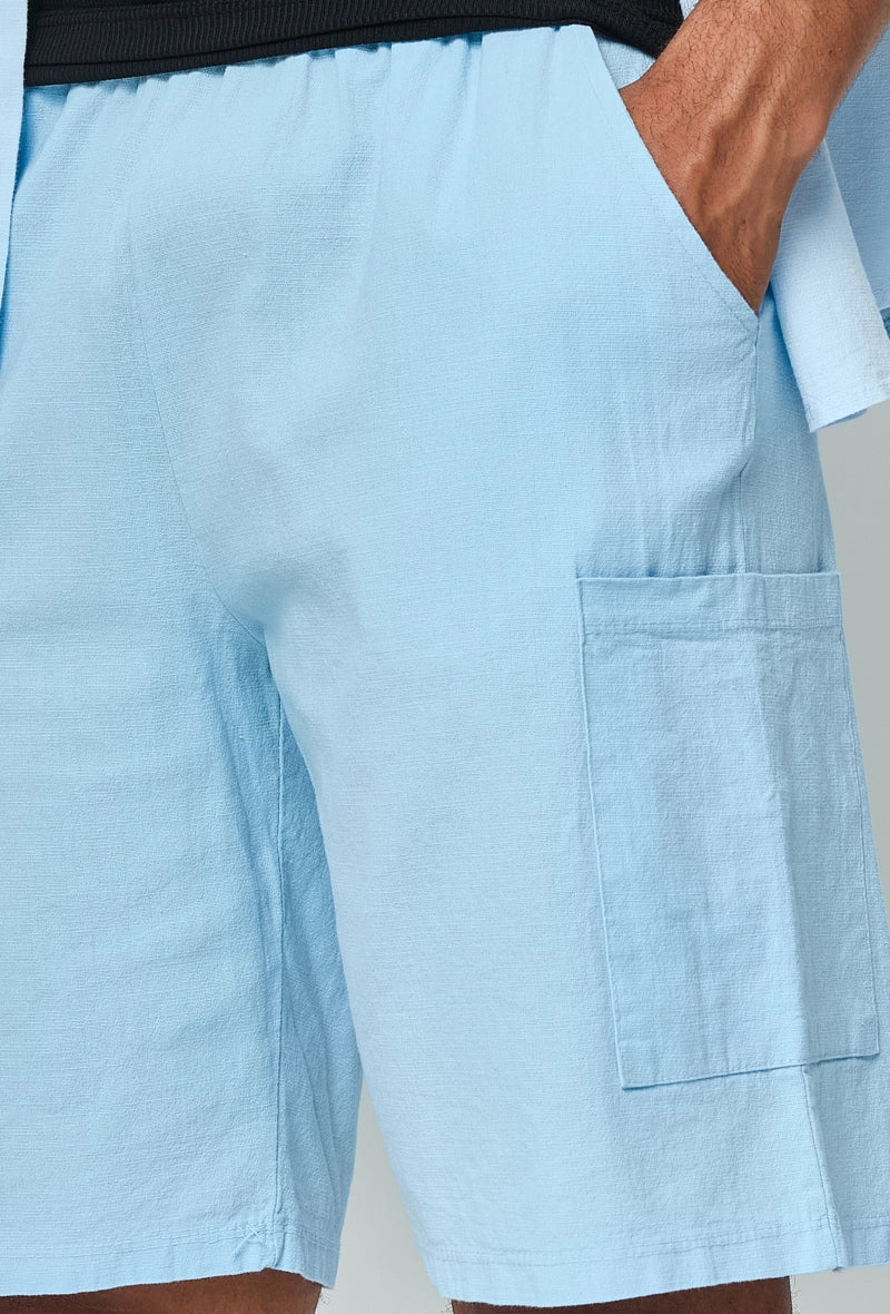 Lichte short met linneneffect