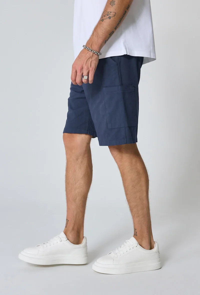 Lichte short met linneneffect