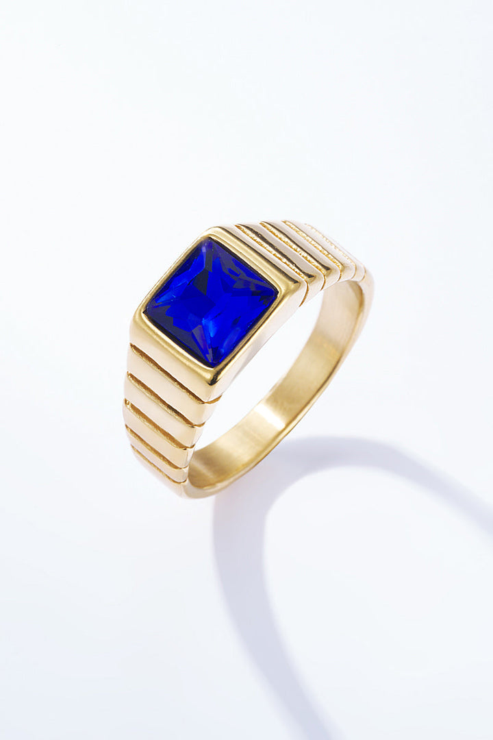 Ring met gekleurde steen