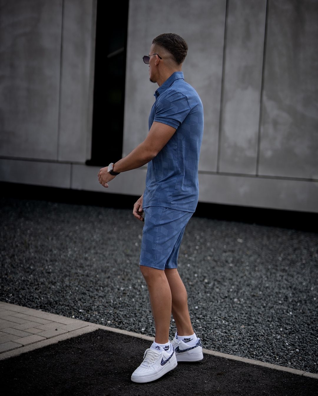 Poloshortset met geometrisch patroon