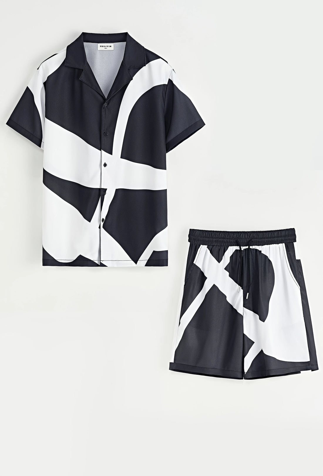 Set van een shirt en korte broek met patroon