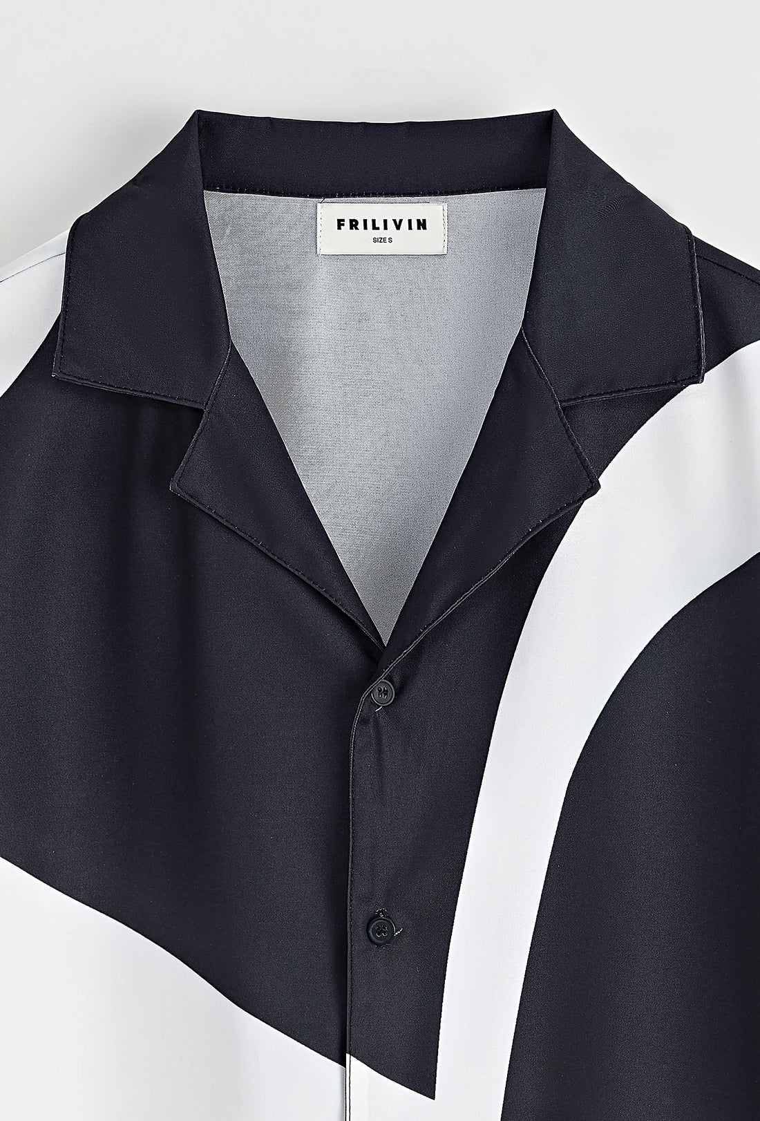 Set van een shirt en korte broek met patroon