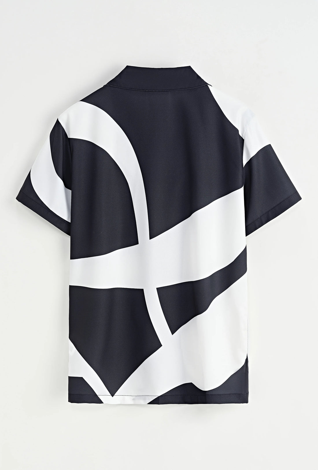 Set van een shirt en korte broek met patroon