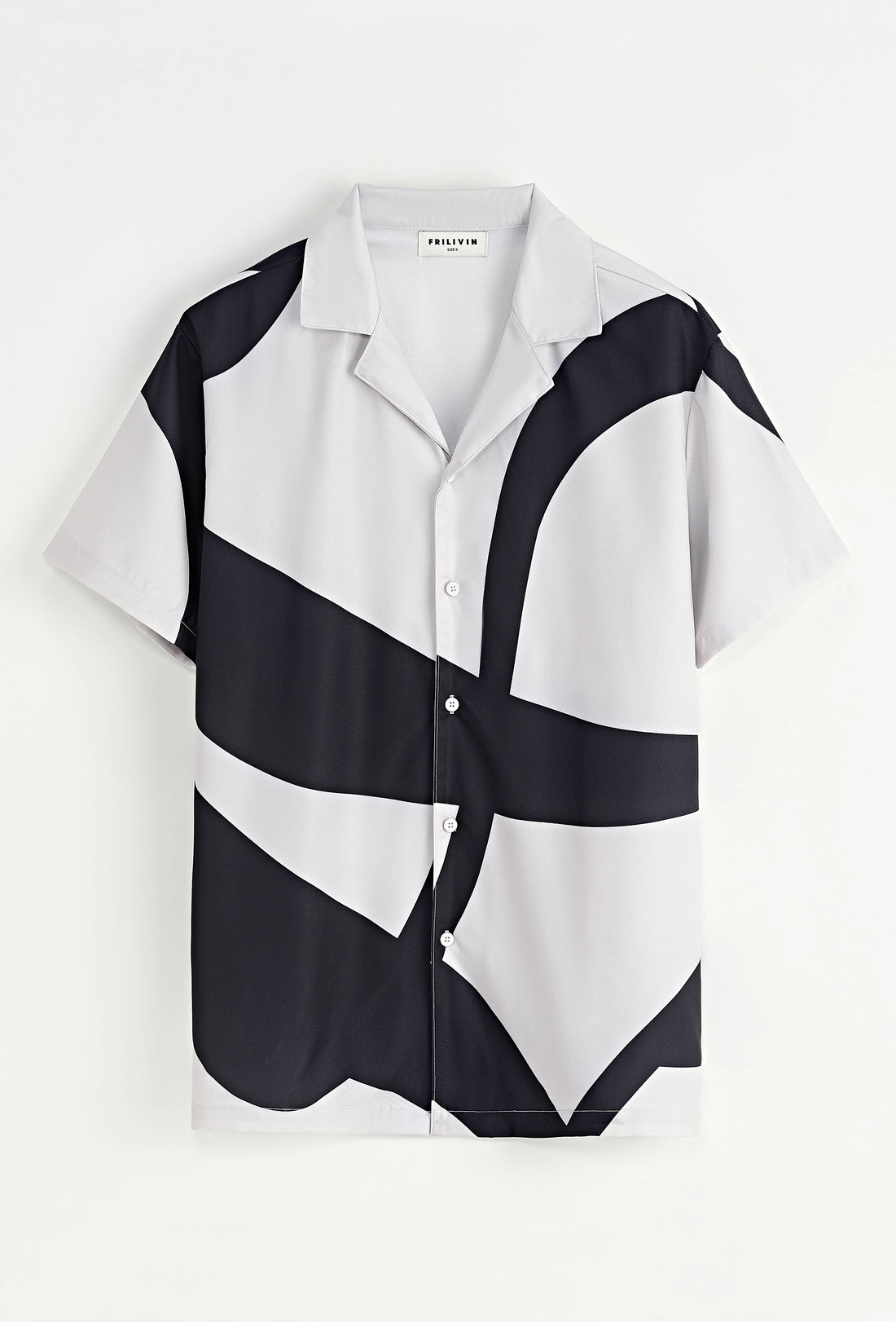 Set van een shirt en korte broek met patroon