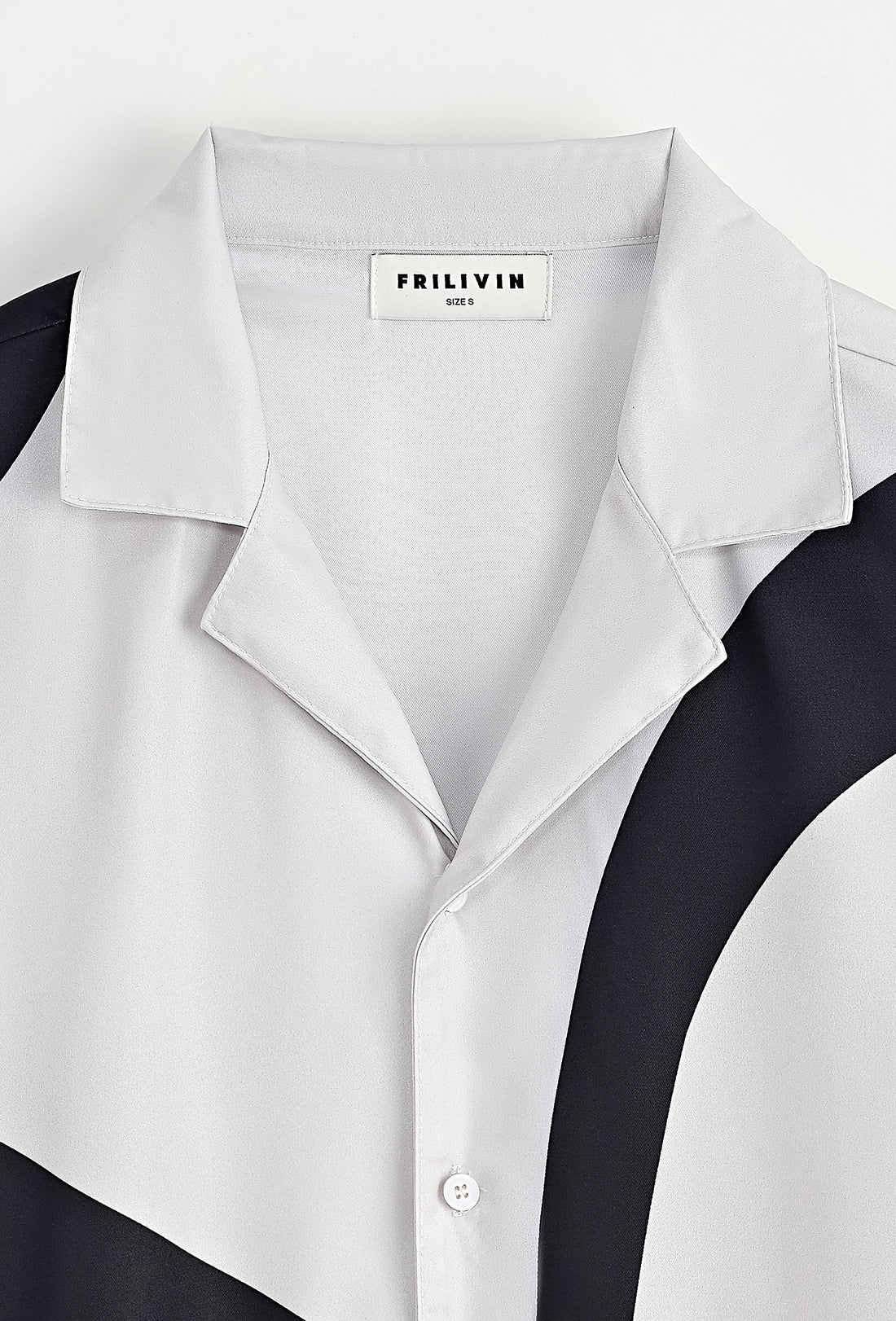 Set van een shirt en korte broek met patroon