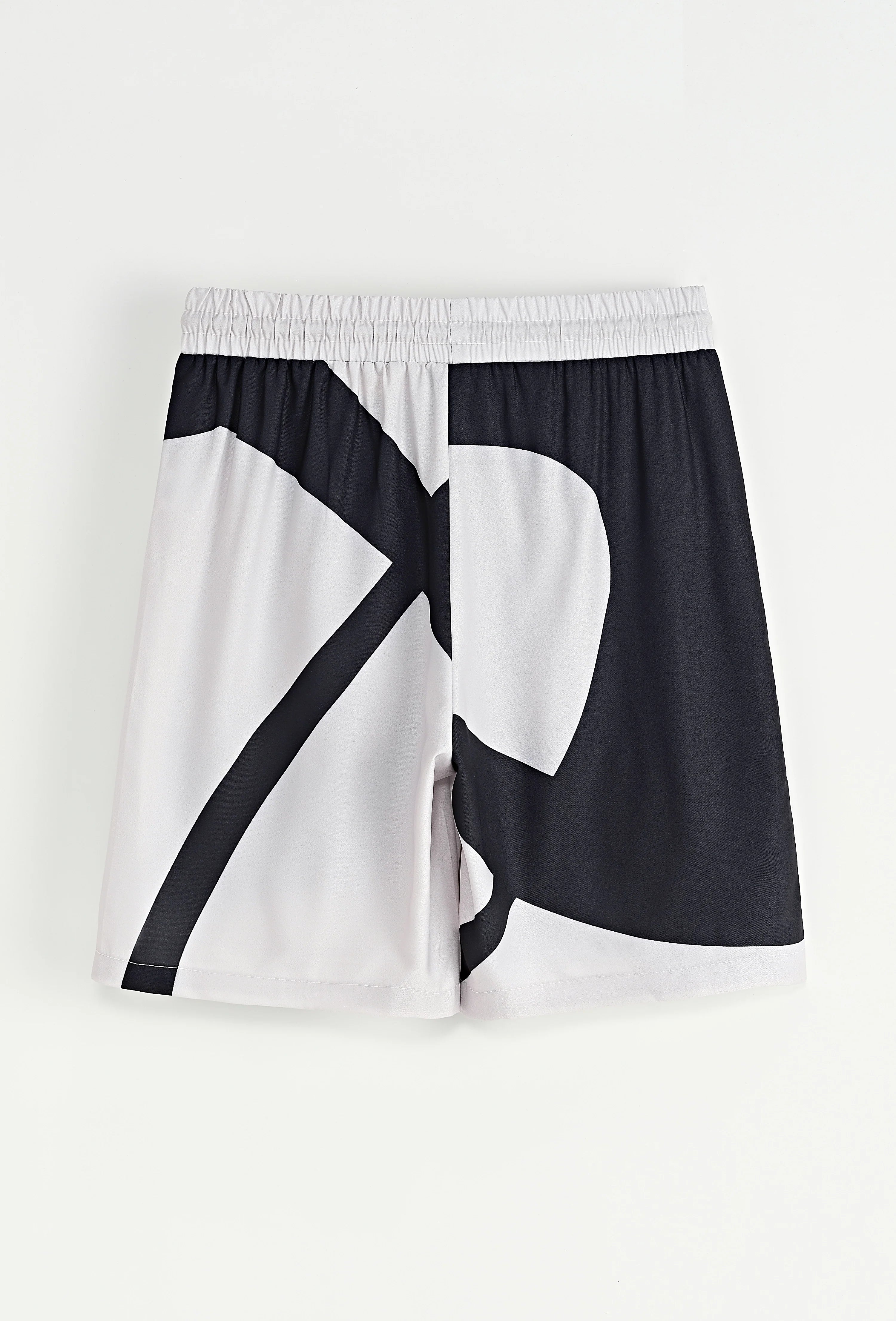 Set van een shirt en korte broek met patroon