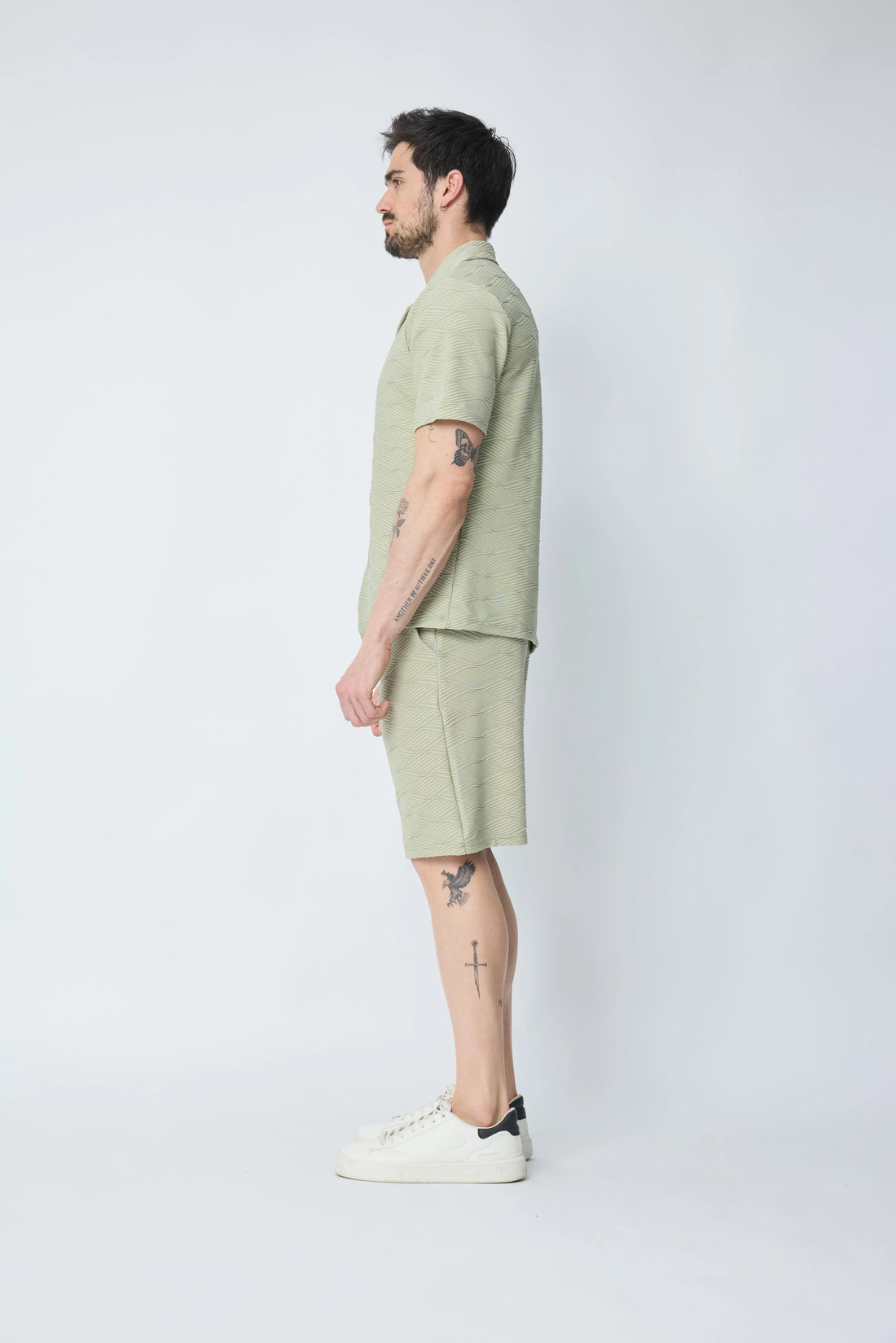 Set van effen shirt en korte broek met patroon