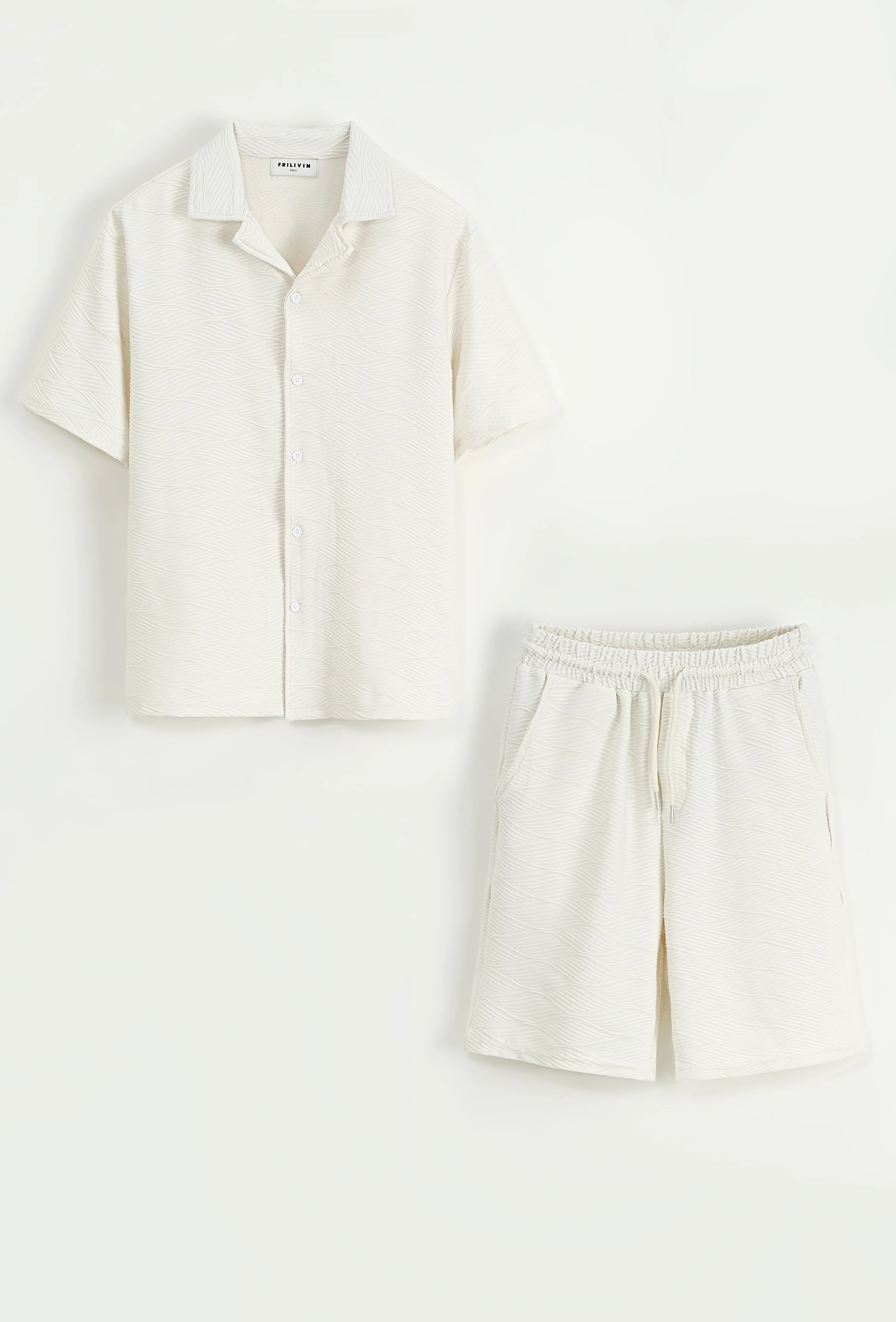 Set van effen shirt en korte broek met patroon