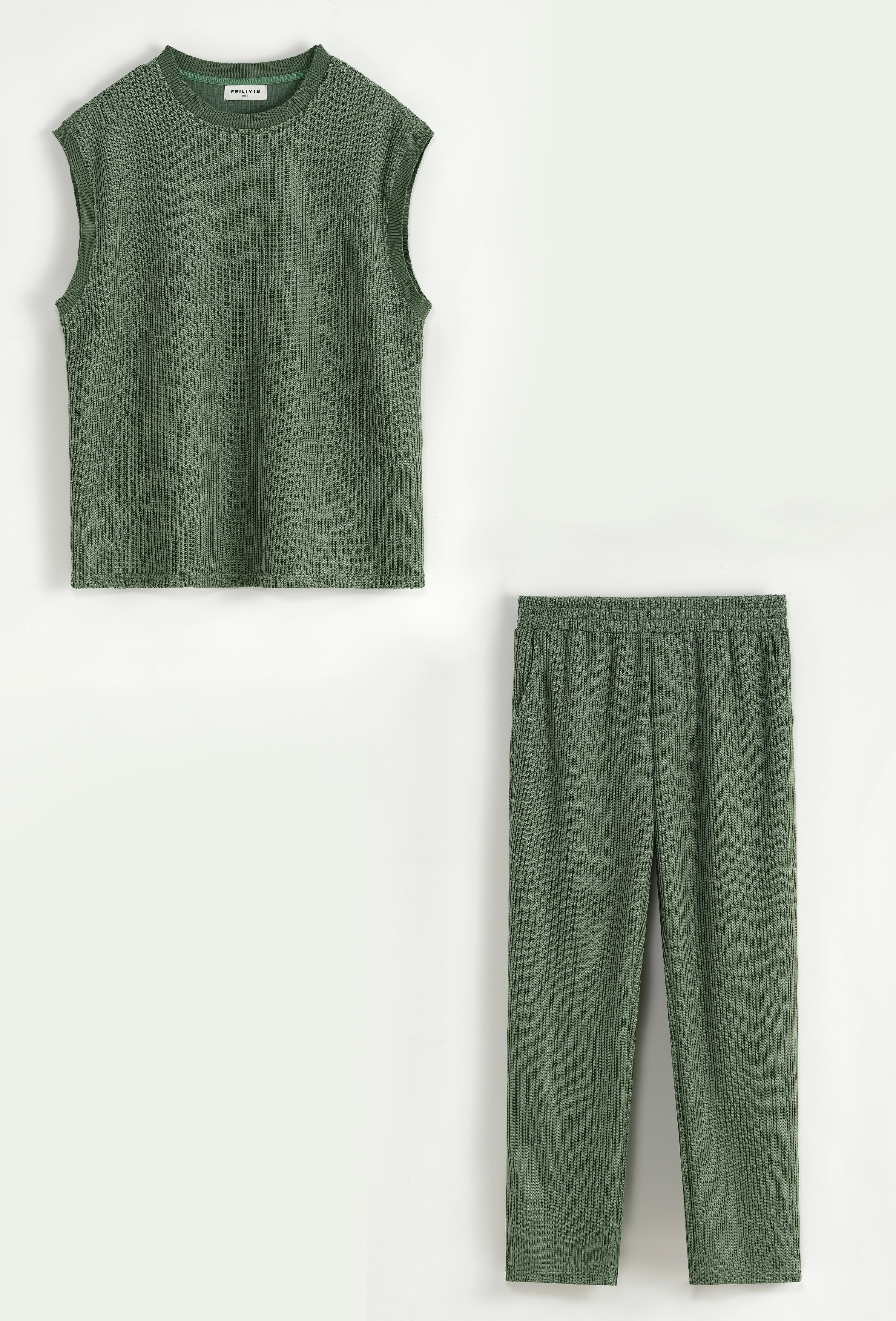 Set van een effen tanktop en broek