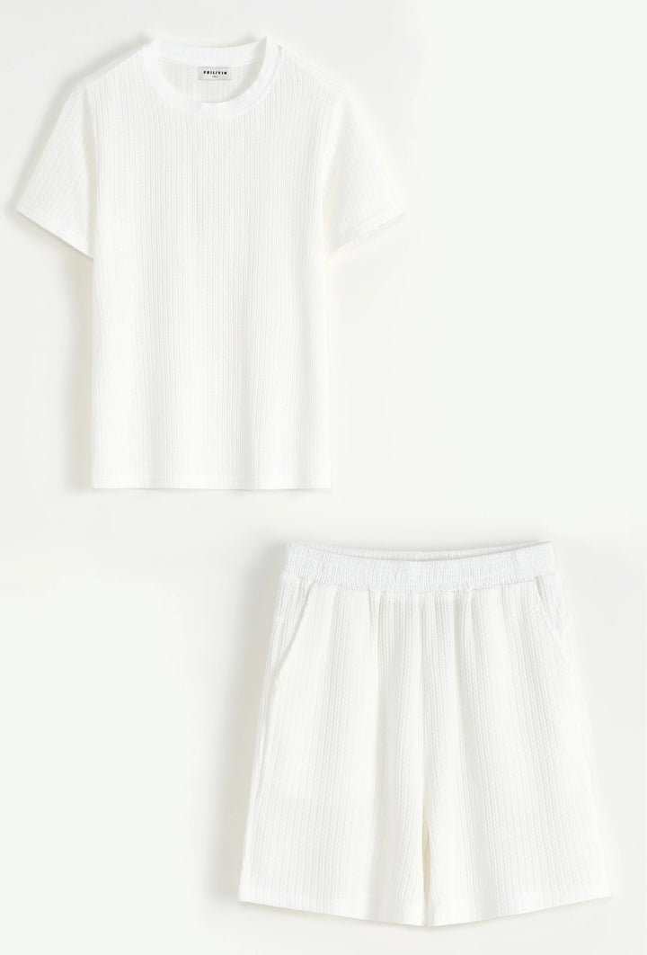 T-shirt en short set met een zeer discreet patroon