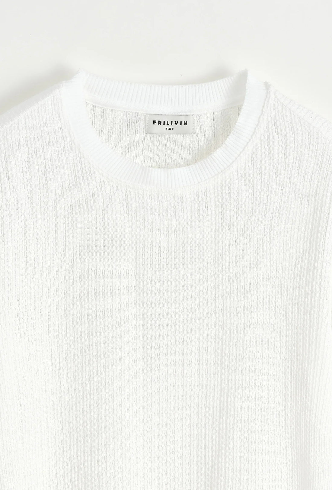 T-shirt en short set met een zeer discreet patroon