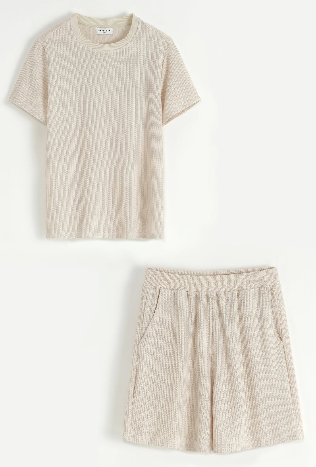 T-shirt en short set met een zeer discreet patroon