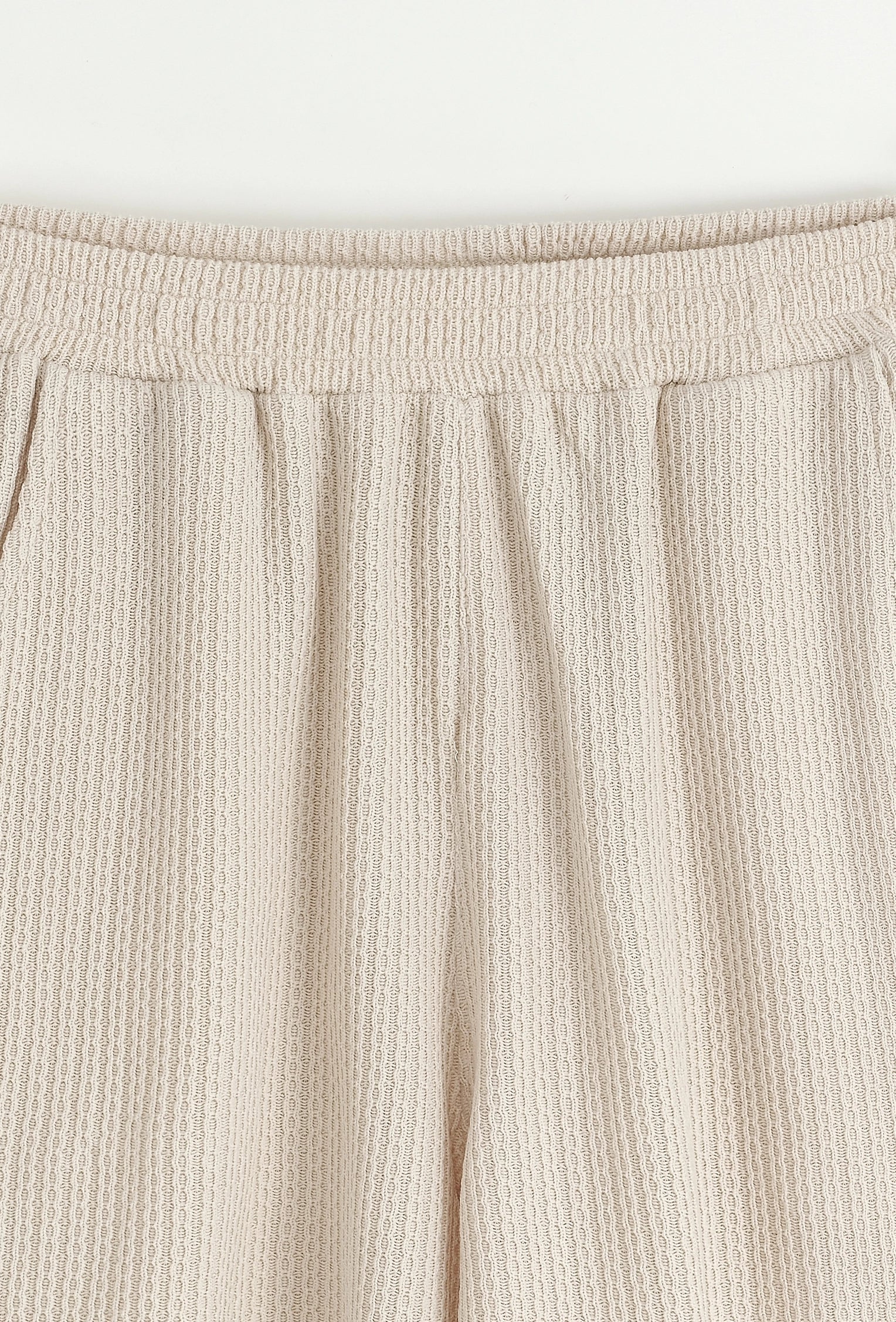 T-shirt en short set met een zeer discreet patroon