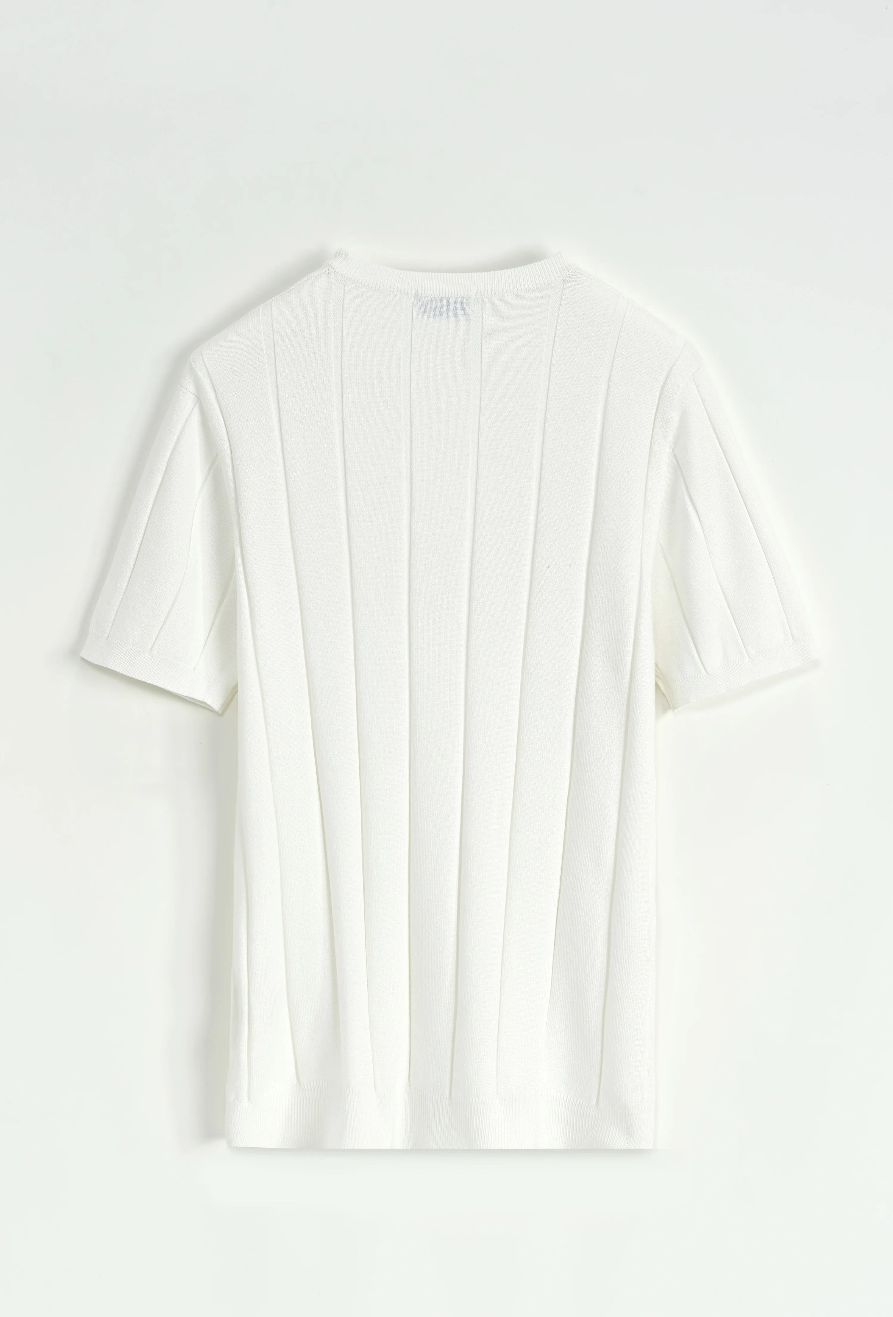 Lichtgewicht trui met zijlijnen