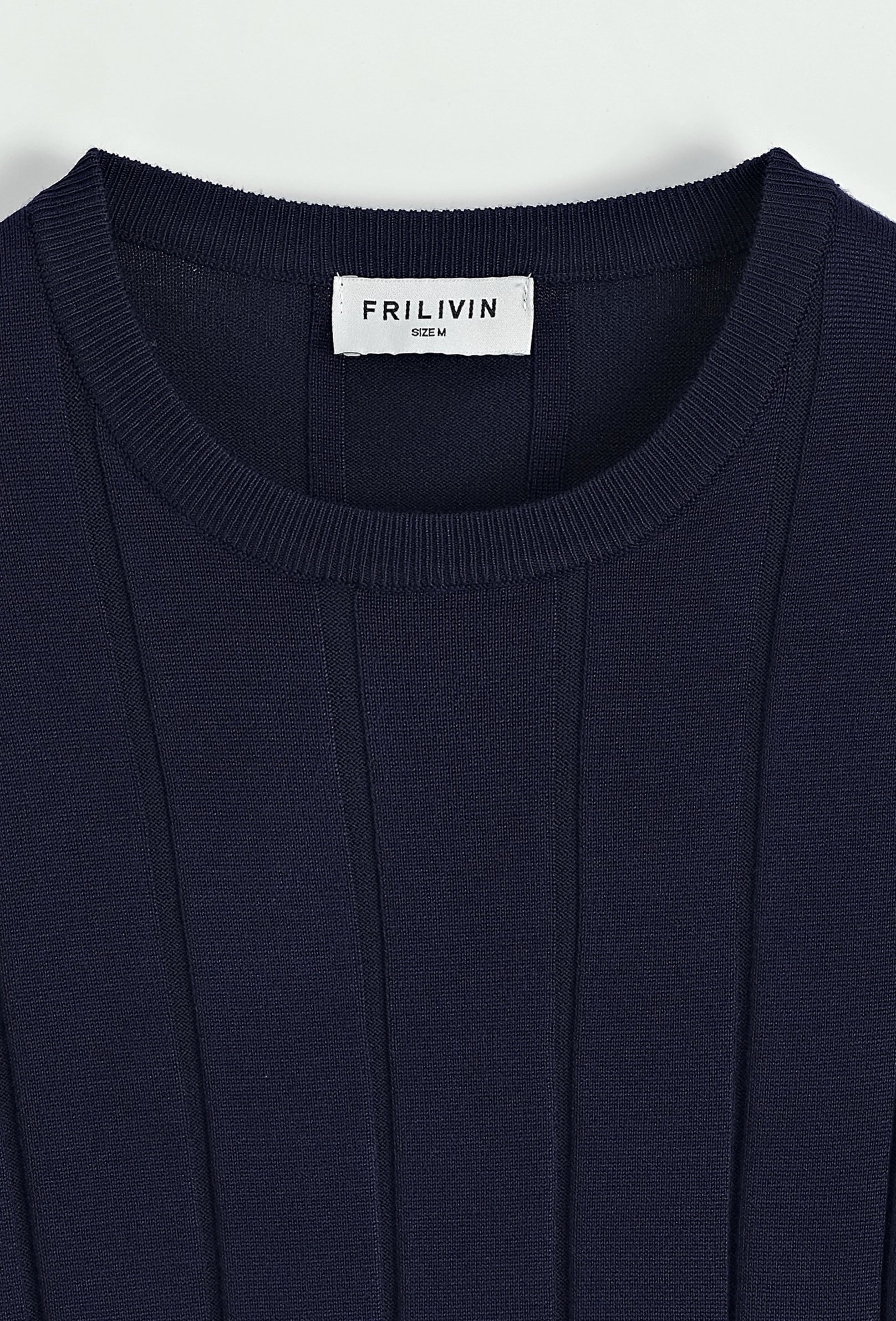 Lichtgewicht trui met zijlijnen