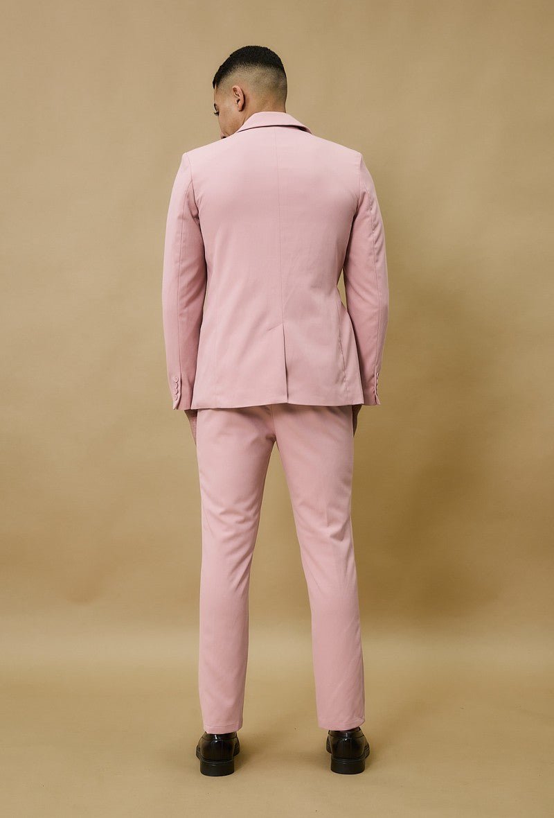 Set met dubbelrijs pak en gestrikte riem